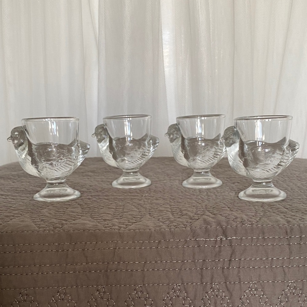 Vintage 70’s Luminarc Set of 4 Clear Glass Chicken Egg Cups. Made in France 🇫🇷